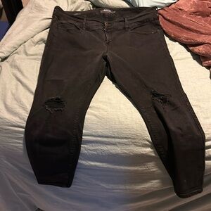 Torrid 22R Black Skinny Jean Jegging w/ deconstructed knees! Only worn once
